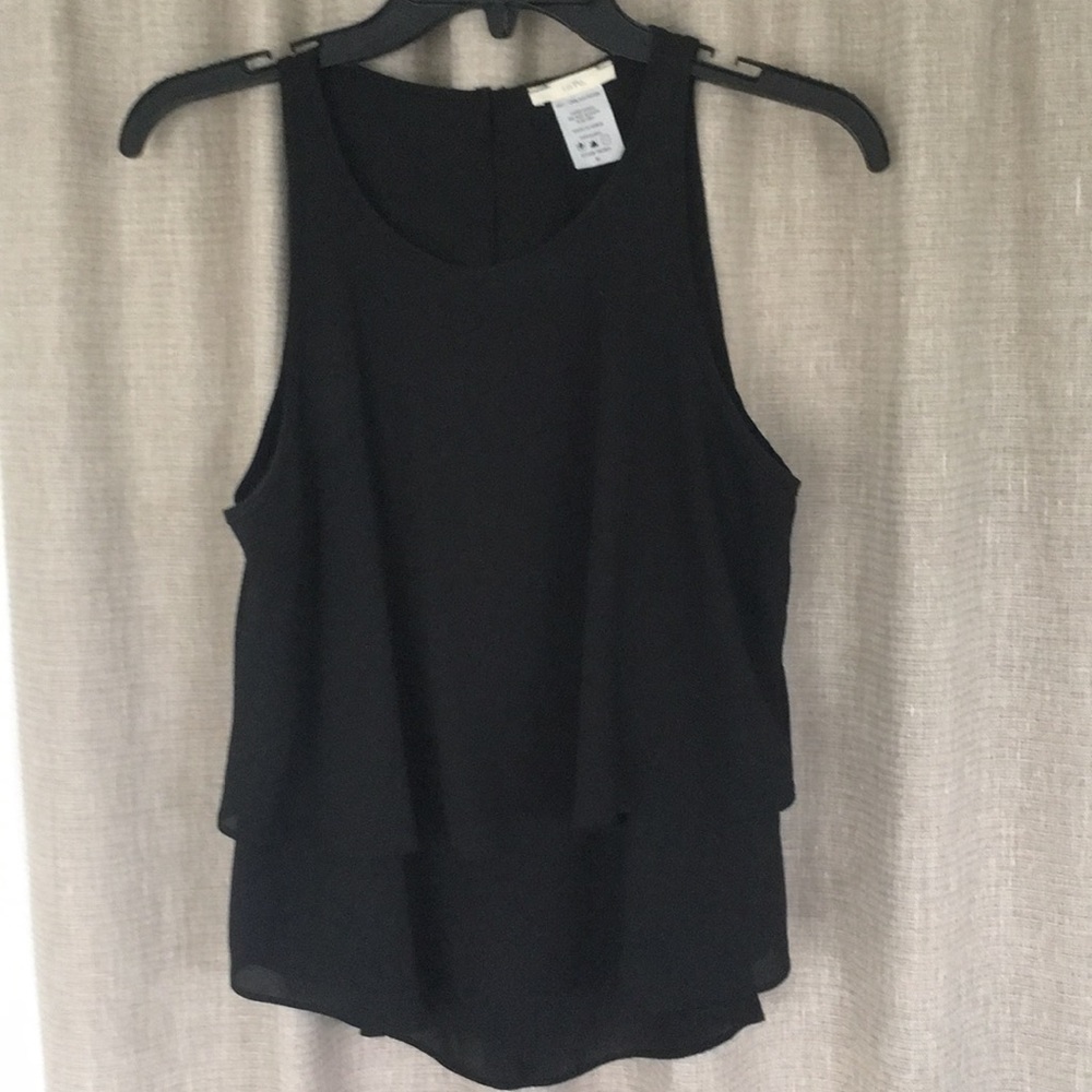 inTu Black Slightly cropped, sleeveless top, Med.